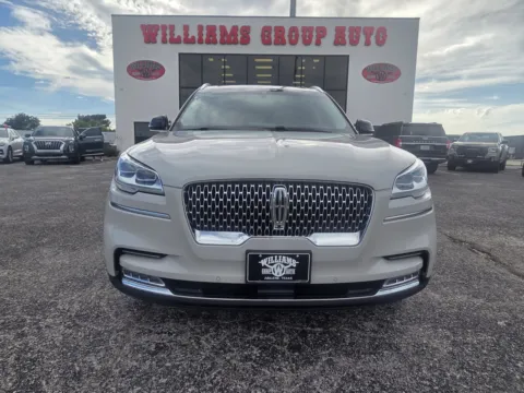 Photos of 2022 LINCOLN AVIATOR RESERVE for sale in Abilene, TX at Williams Group Auto