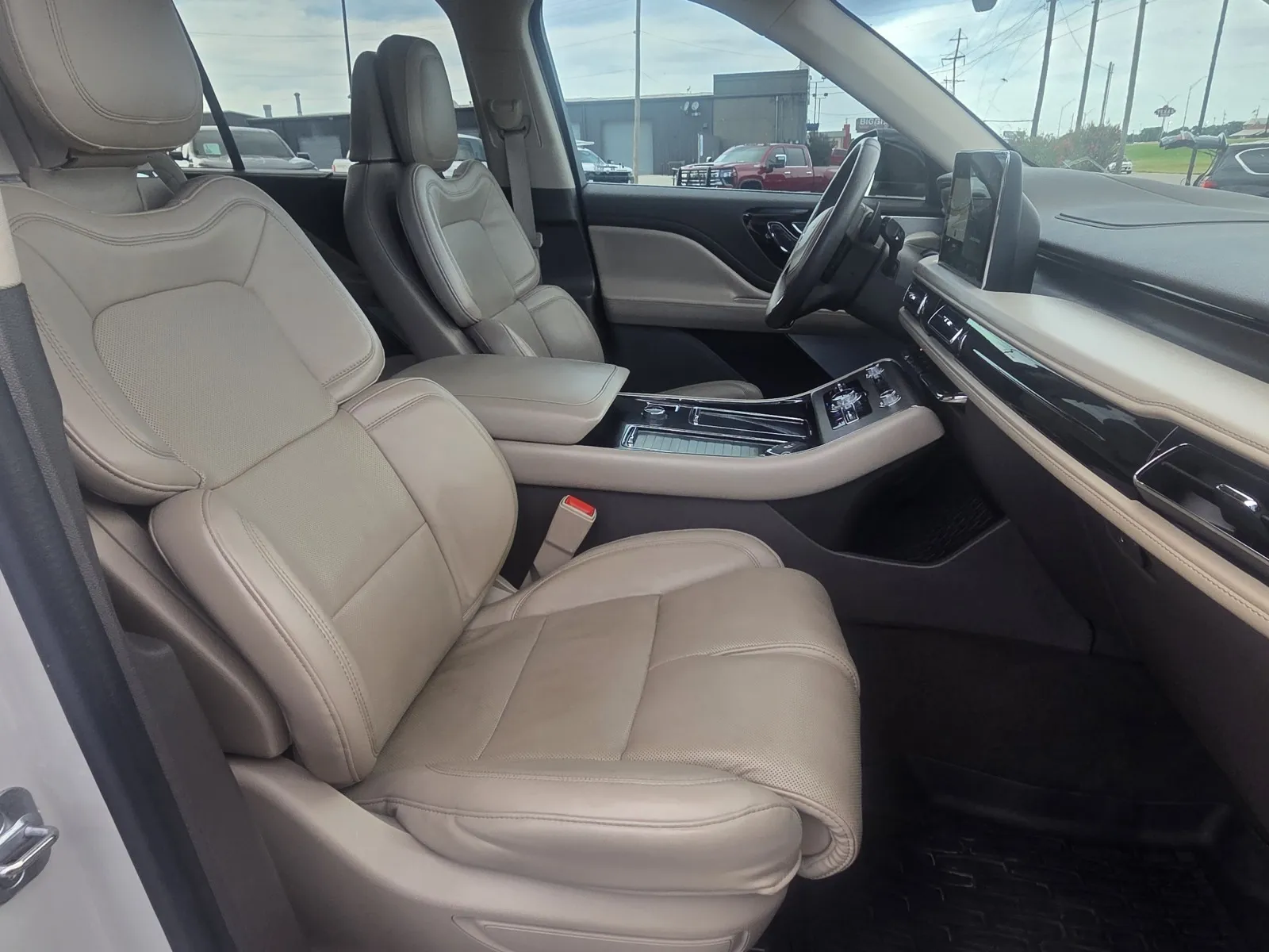 Lincoln Aviator photo 19