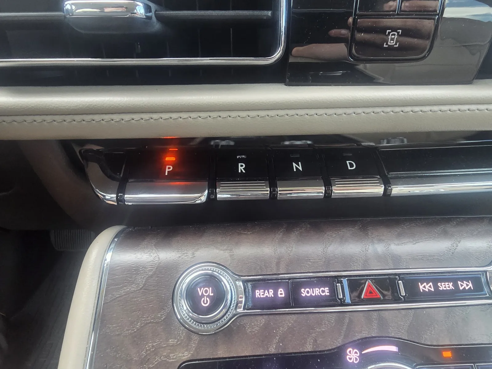 Lincoln Aviator photo 22