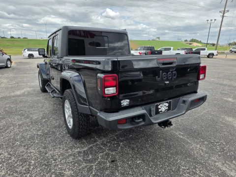 More photos of 2023 JEEP GLADIATOR SPORT at Williams Group Auto, TX