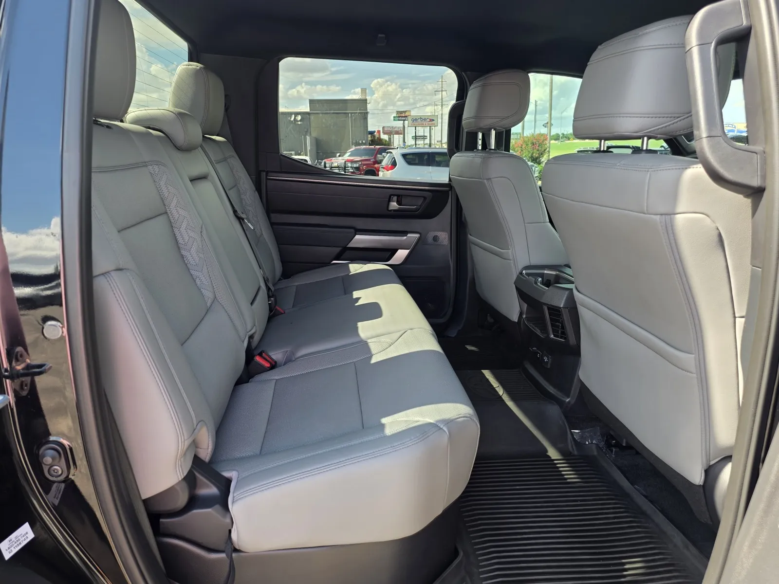 Toyota Tundra photo 15