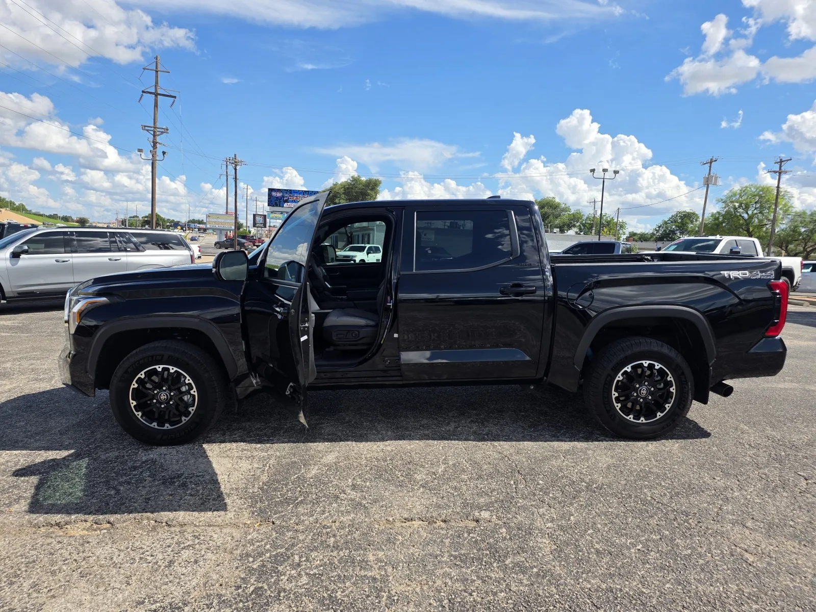 Toyota Tundra photo 9