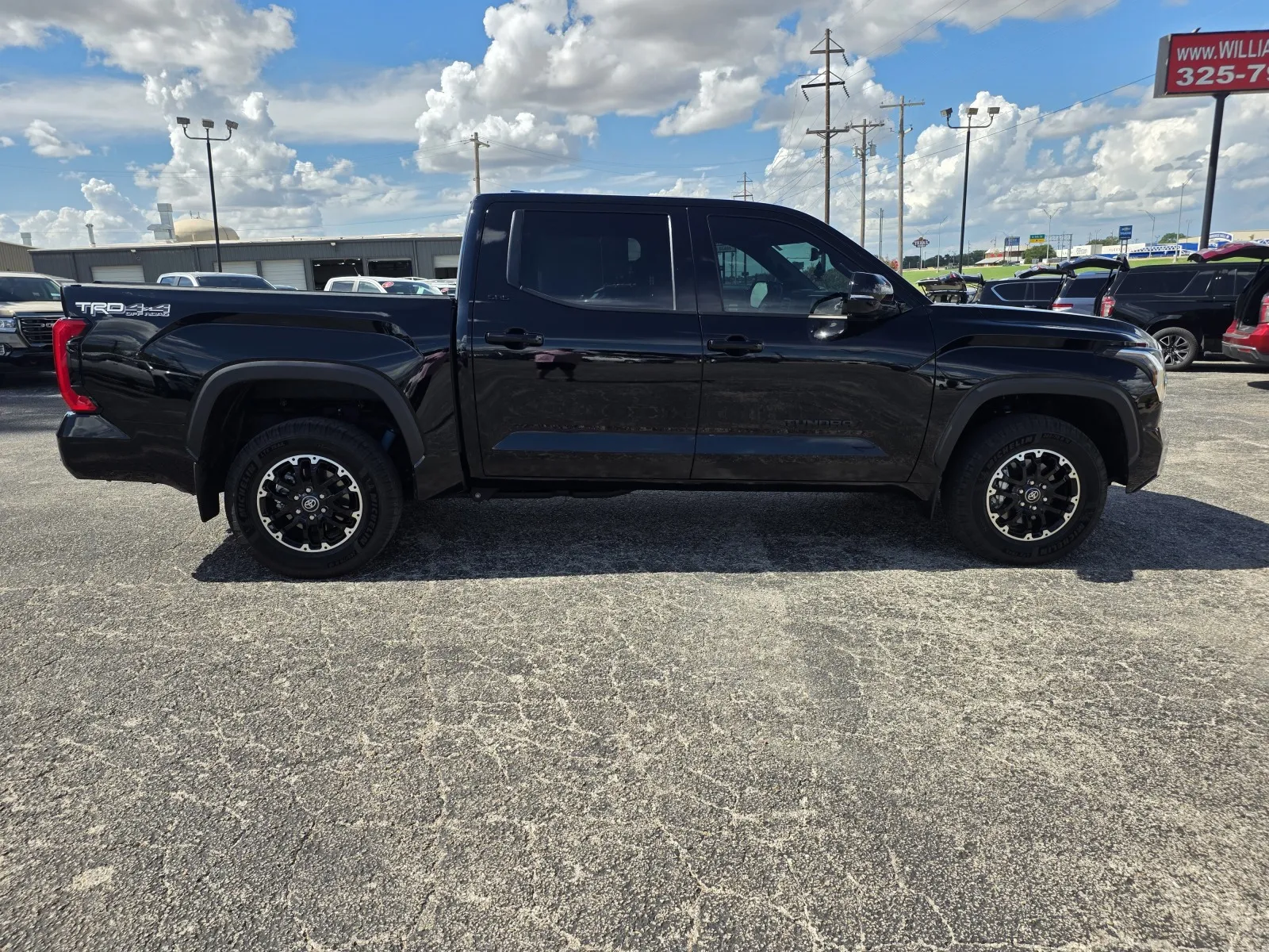 Toyota Tundra photo 8