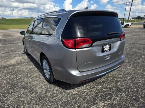 More photos of 2019 CHRYSLER PACIFICA LIMITED at Williams Group Auto, TX