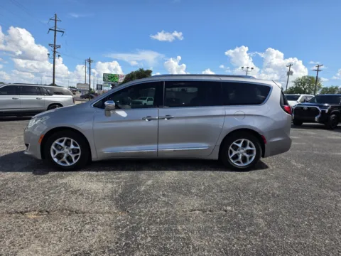 More photos of 2019 CHRYSLER PACIFICA LIMITED at Williams Group Auto, TX