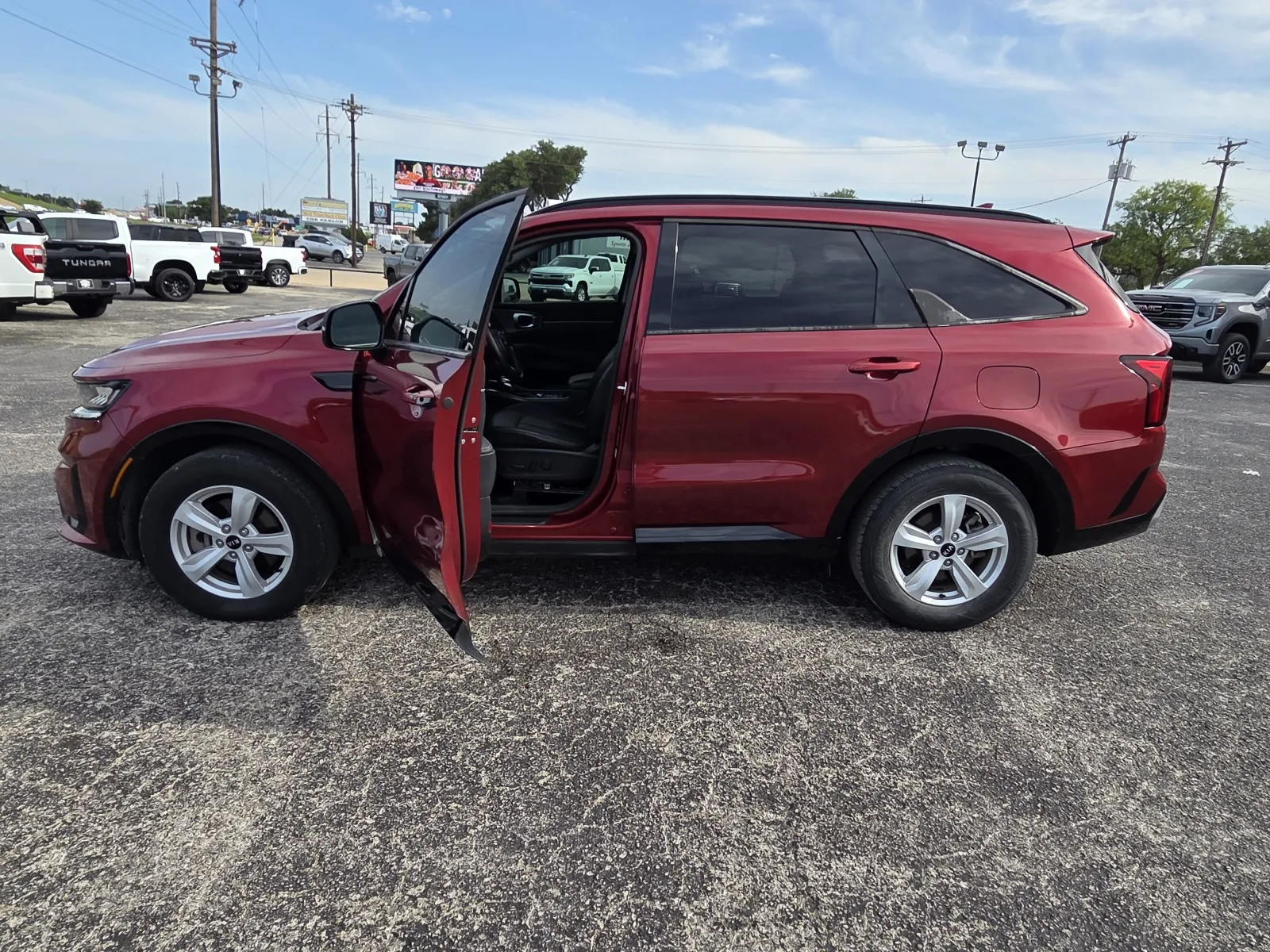 Used 2022 KIA SORENTO EX for sale in Abilene, TX at Williams Group