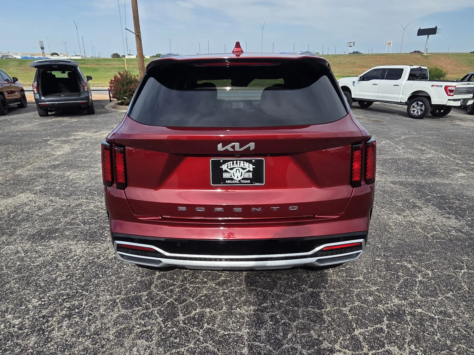Used 2022 KIA SORENTO EX for sale in Abilene, TX at Williams Group