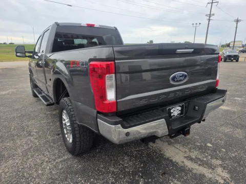 More photos of 2019 FORD F250 SUPER DUTY at Williams Group Auto, TX