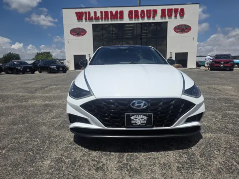 Photos of 2023 HYUNDAI SONATA SEL PLUS for sale in Abilene, TX at Williams Group Auto