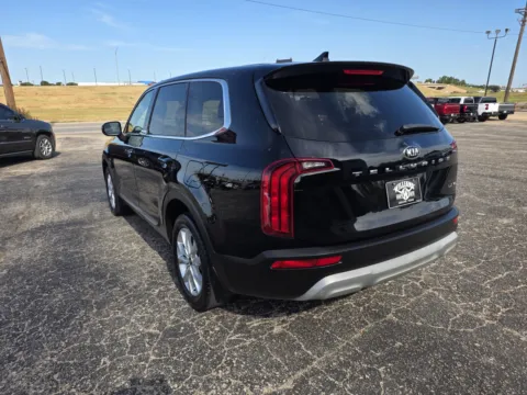 More photos of 2021 KIA TELLURIDE LX at Williams Group Auto, TX