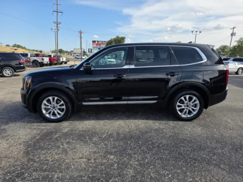 More photos of 2021 KIA TELLURIDE LX at Williams Group Auto, TX