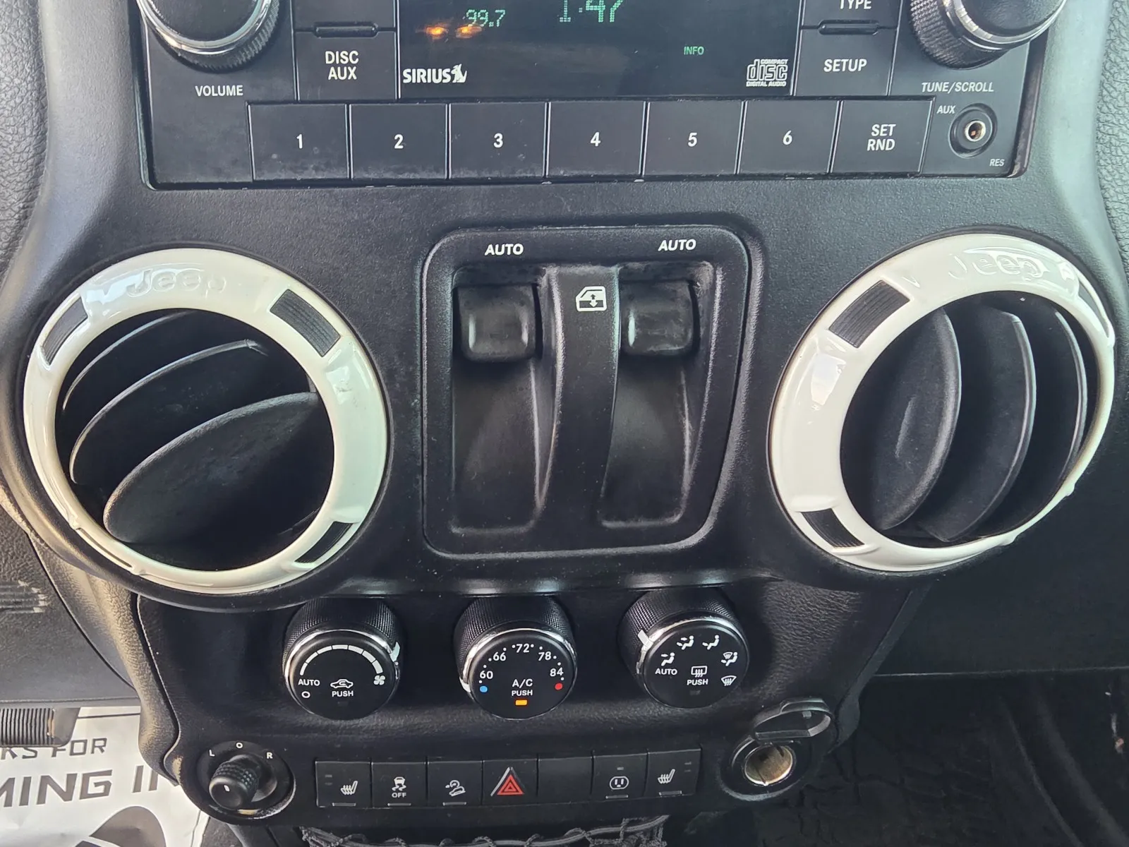 Jeep Wrangler photo 18