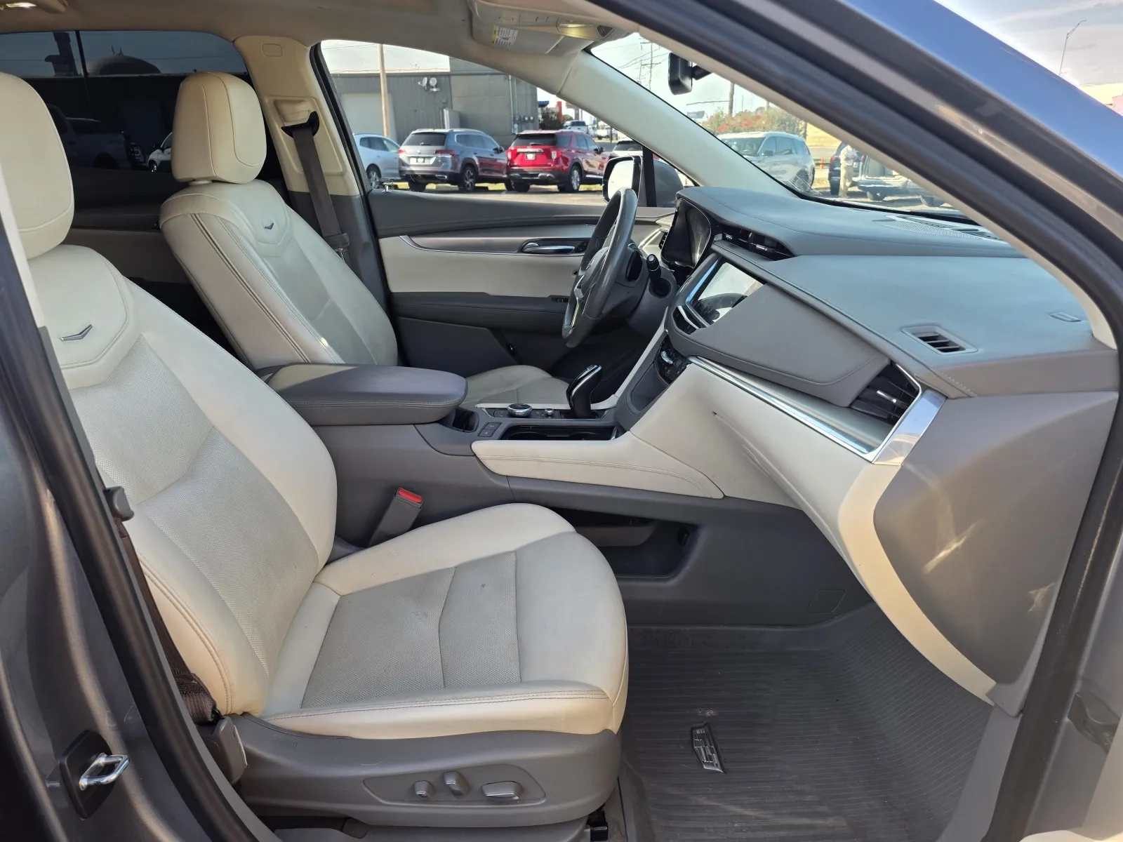 Cadillac XT5 photo 17