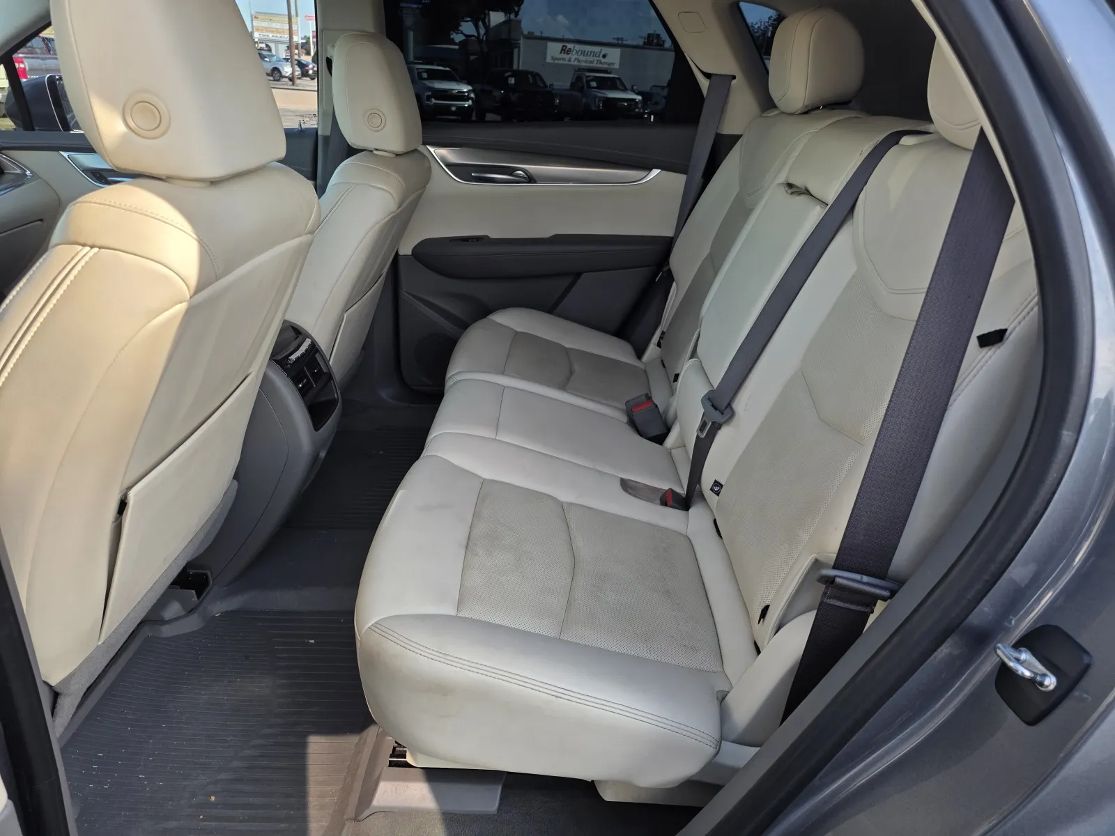 Cadillac XT5 photo 13