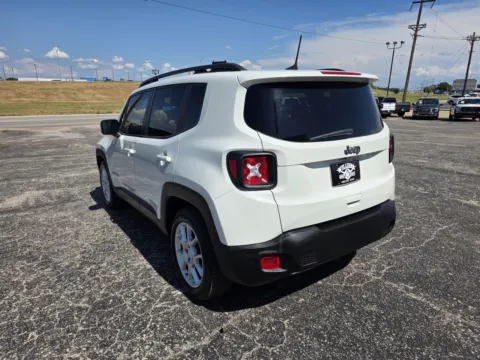 More photos of 2021 JEEP RENEGADE LATITUDE at Williams Group Auto, TX
