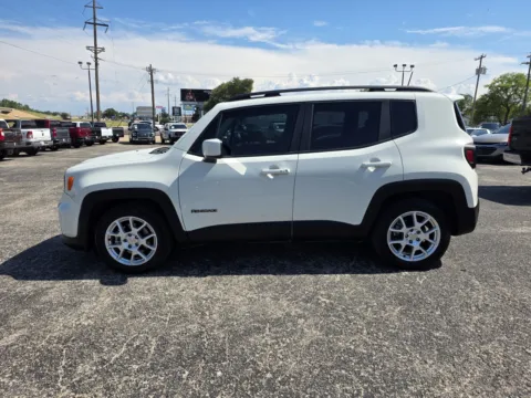 More photos of 2021 JEEP RENEGADE LATITUDE at Williams Group Auto, TX
