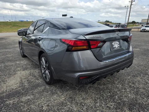 More photos of 2023 NISSAN ALTIMA SR at Williams Group Auto, TX