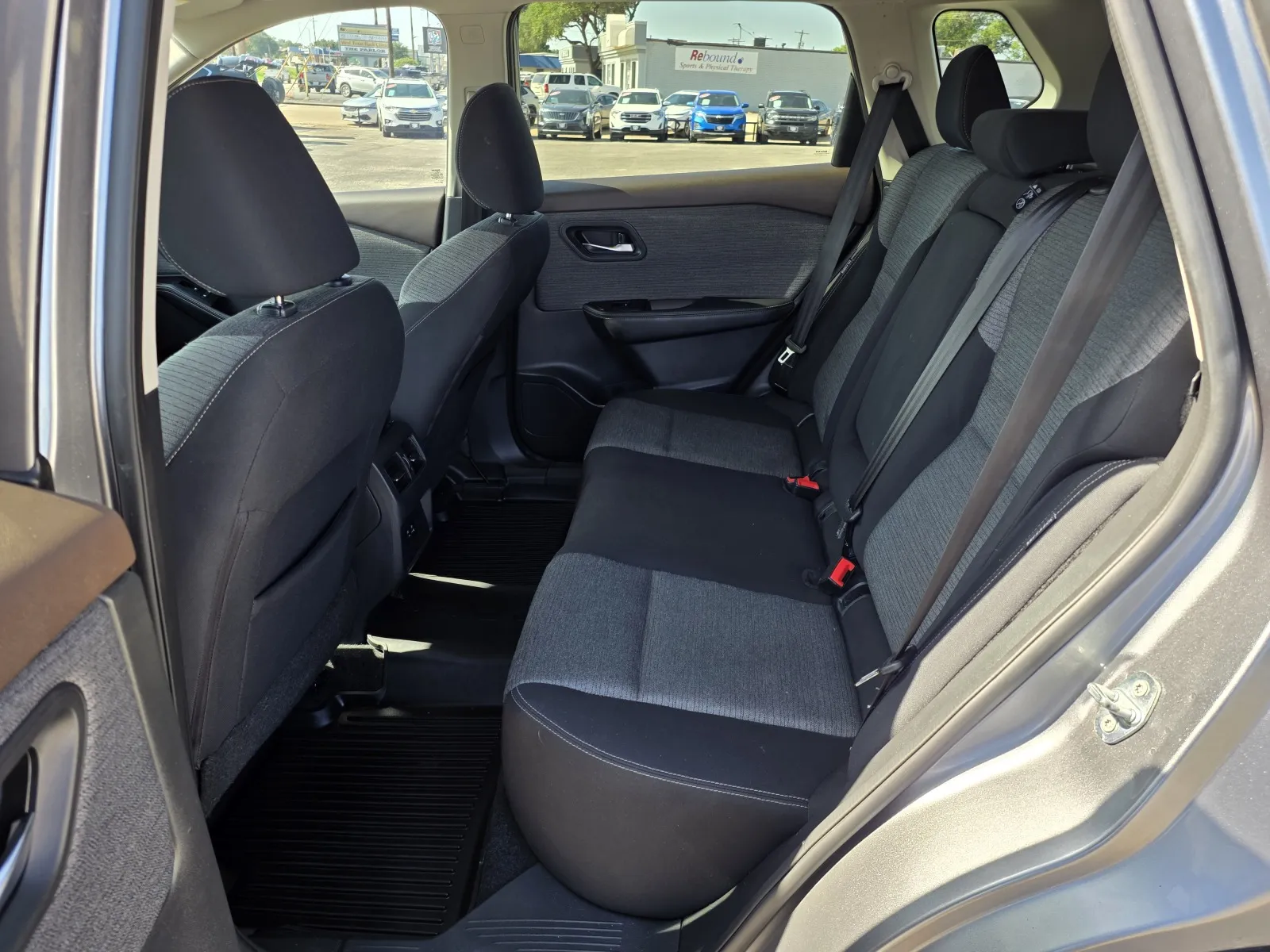 Nissan Rogue photo 13