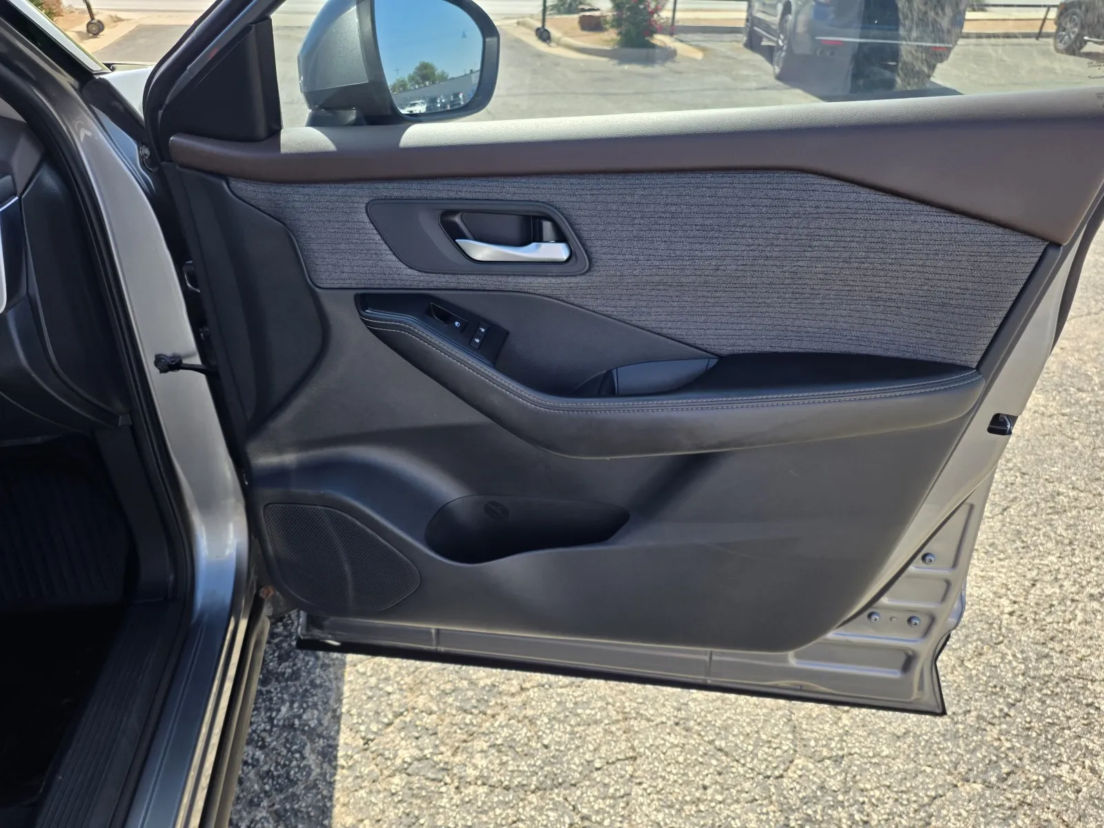 Nissan Rogue photo 16