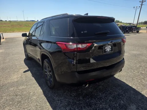 More photos of 2021 CHEVROLET TRAVERSE RS at Williams Group Auto, TX