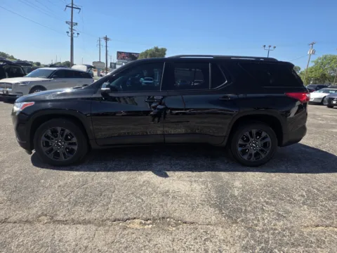 More photos of 2021 CHEVROLET TRAVERSE RS at Williams Group Auto, TX