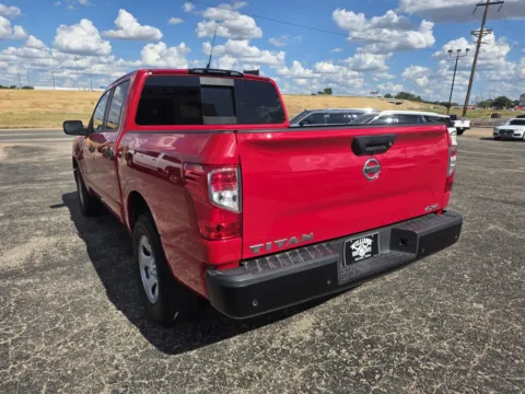 More photos of 2022 NISSAN TITAN S at Williams Group Auto, TX