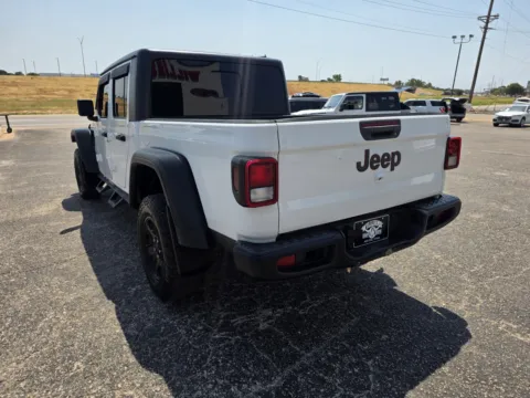 More photos of 2020 JEEP GLADIATOR RUBICON at Williams Group Auto, TX