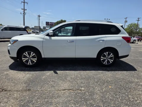 More photos of 2020 NISSAN PATHFINDER SL at Williams Group Auto, TX