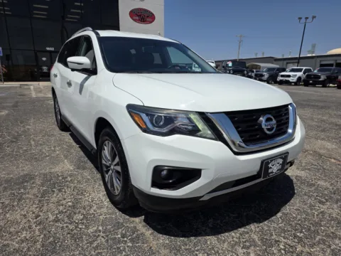 White 2020 NISSAN PATHFINDER SL for sale in Abilene, TX