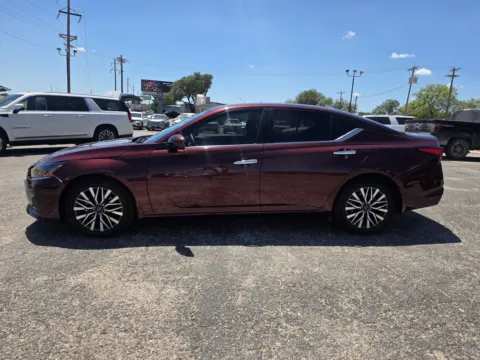 More photos of 2023 NISSAN ALTIMA SV at Williams Group Auto, TX