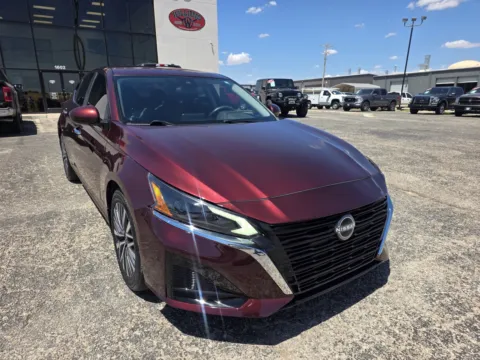 Red 2023 NISSAN ALTIMA SV for sale in Abilene, TX