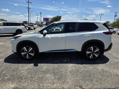 More photos of 2023 NISSAN ROGUE SL at Williams Group Auto, TX