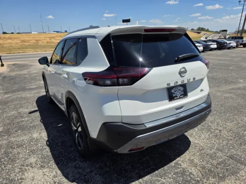 More photos of 2023 NISSAN ROGUE SL at Williams Group Auto, TX