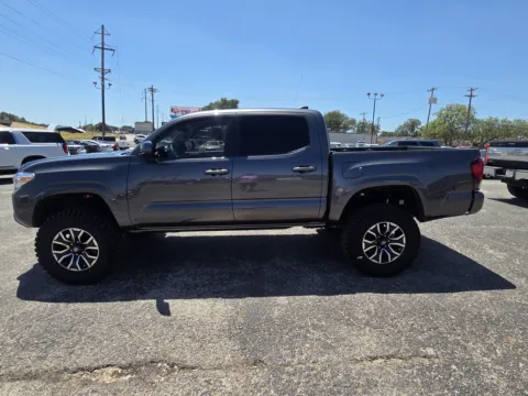 More photos of 2021 TOYOTA TACOMA DOUBLE CAB at Williams Group Auto, TX