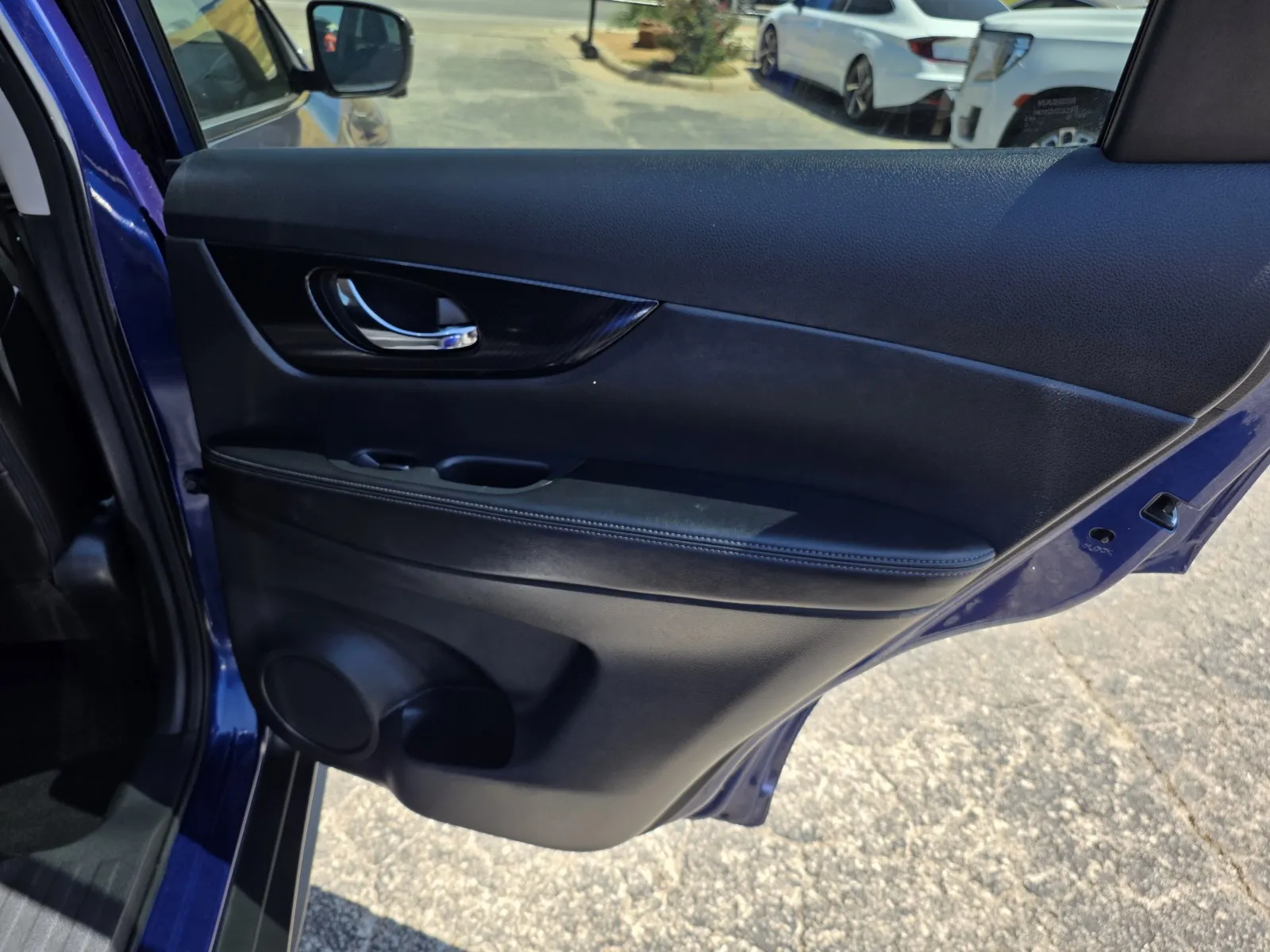 Nissan Rogue photo 14