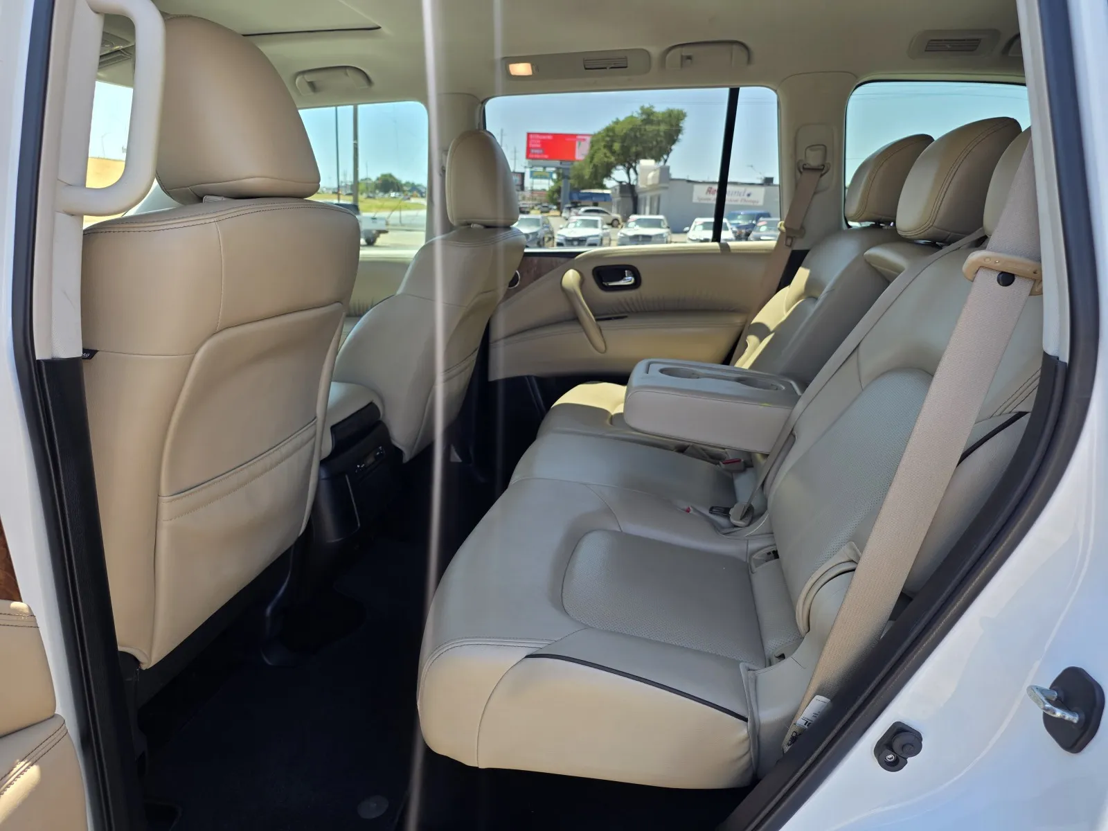Nissan Armada photo 13