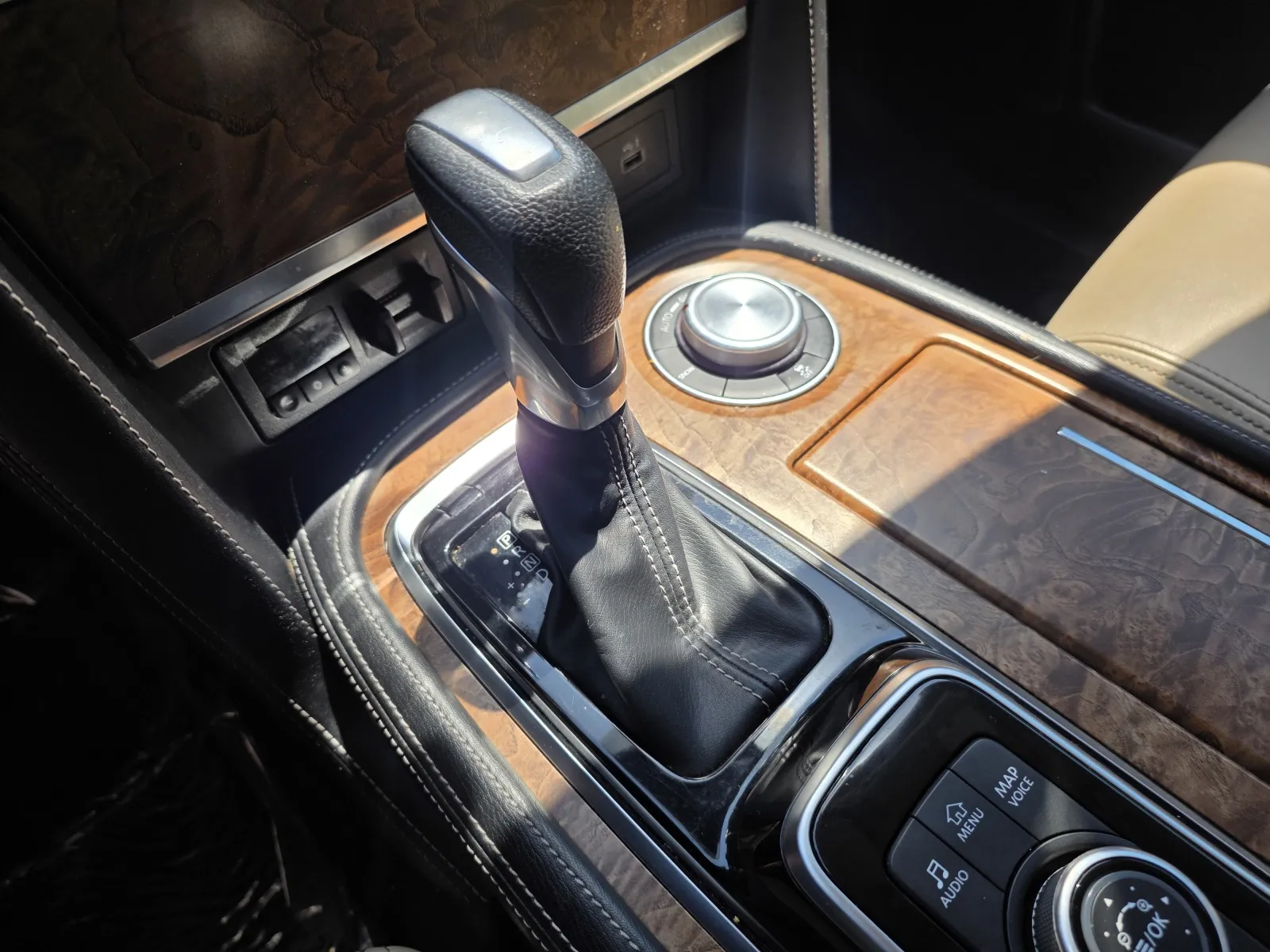 Nissan Armada photo 23