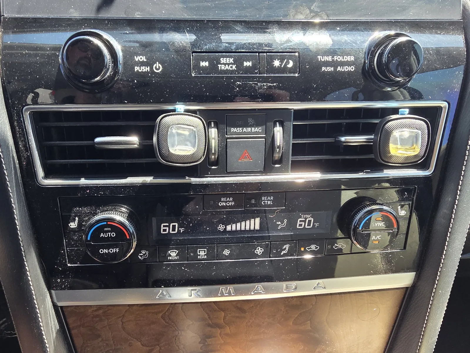 Nissan Armada photo 22