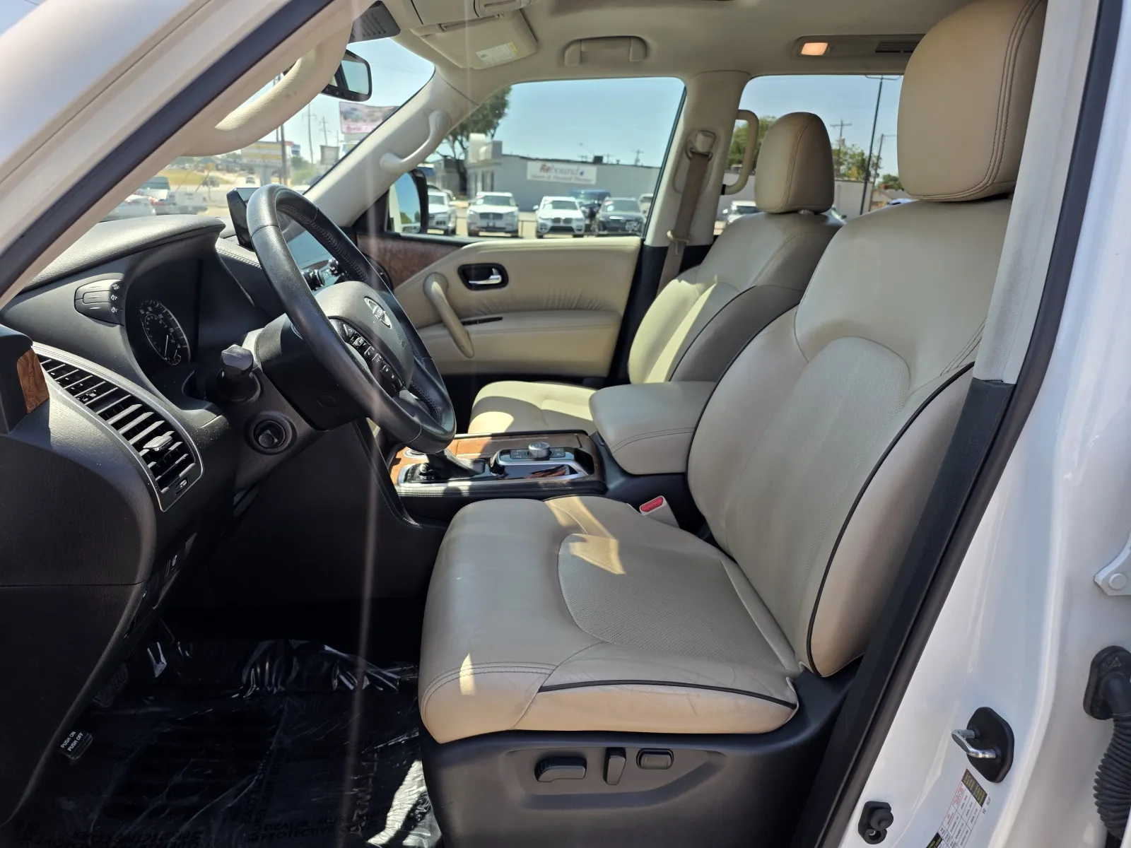 Nissan Armada photo 11