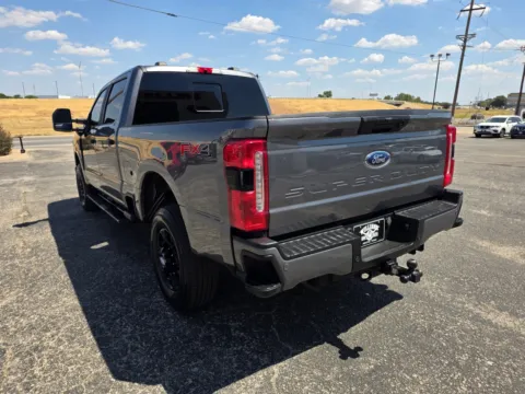 More photos of 2024 FORD F250 SUPER DUTY at Williams Group Auto, TX