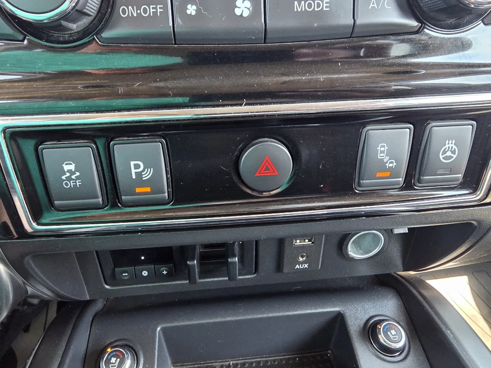 Nissan Titan photo 20