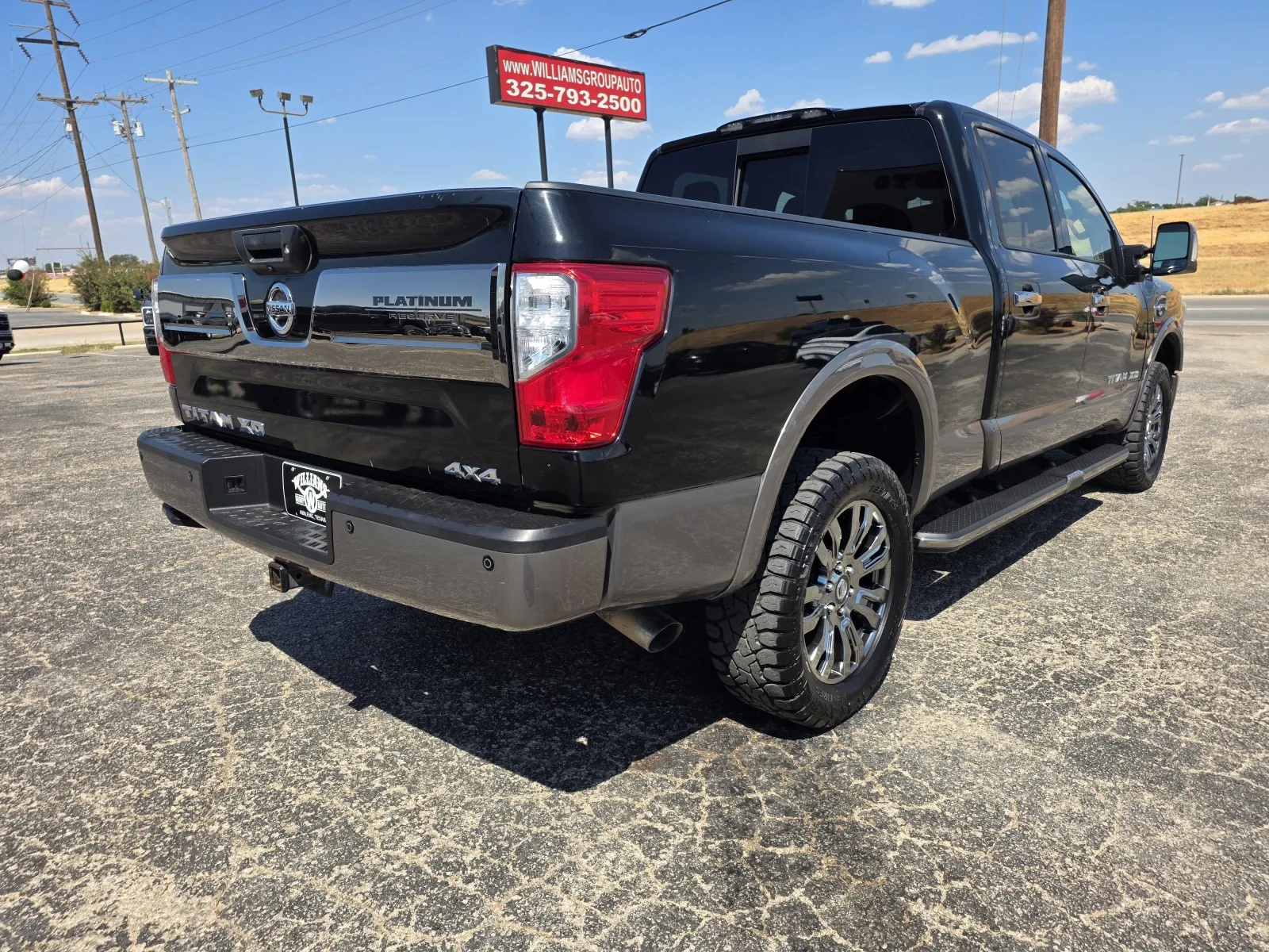 Nissan Titan photo 7