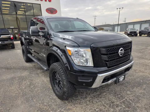 Black 2021 NISSAN TITAN SV for sale in Abilene, TX