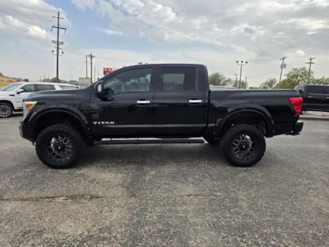 More photos of 2021 NISSAN TITAN SV at Williams Group Auto, TX
