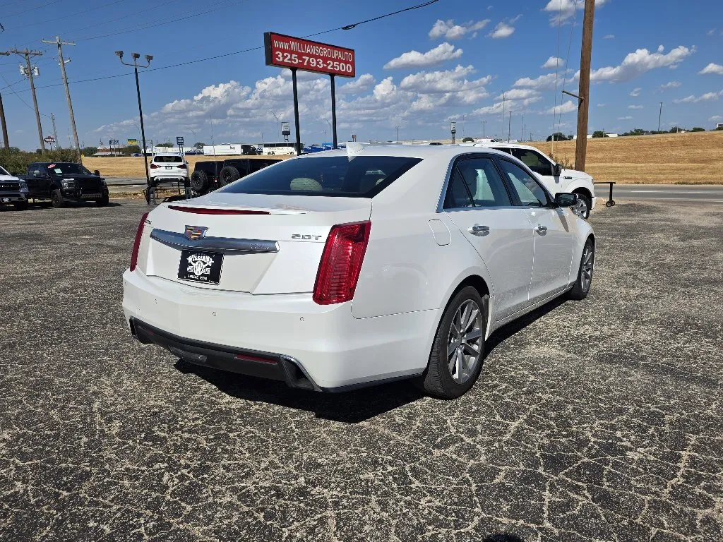 Cadillac CTS photo 7