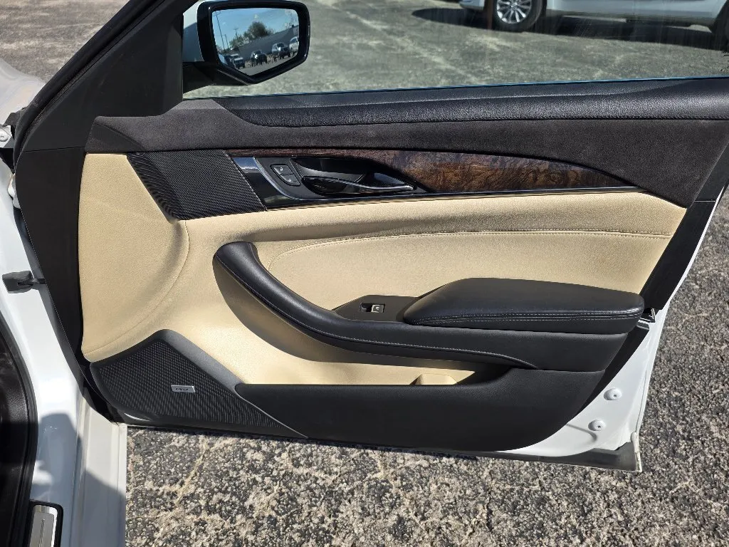 Cadillac CTS photo 16