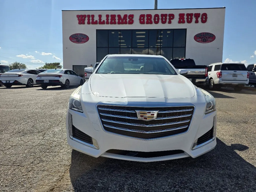 Cadillac CTS photo 2