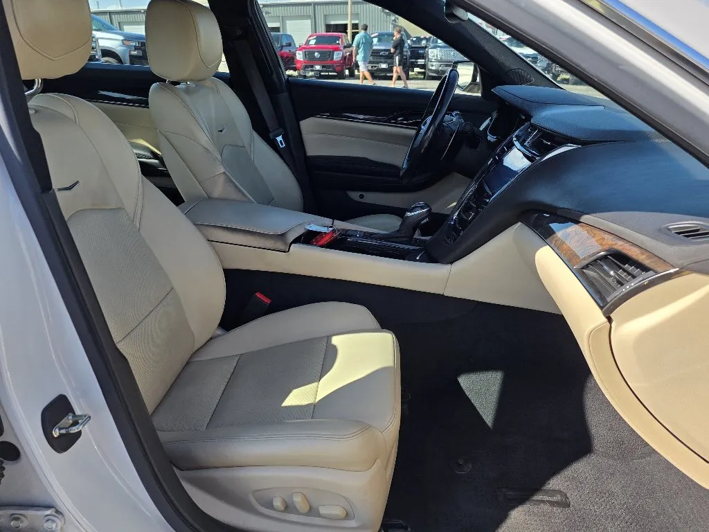Cadillac CTS photo 17