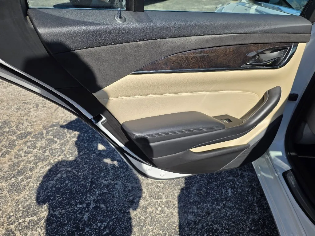Cadillac CTS photo 12