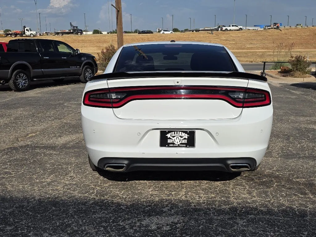Dodge Charger photo 6